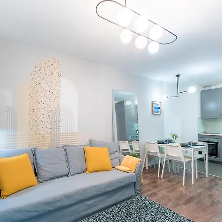 Апартаменты Very - Free Parking - Sunny Balcony