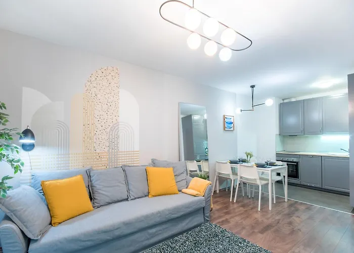 Daire Very - Free Parking - Sunny Balcony