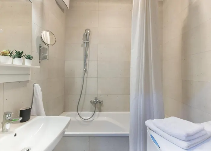Daire Very - Free Parking - Sunny Balcony Budapeşte