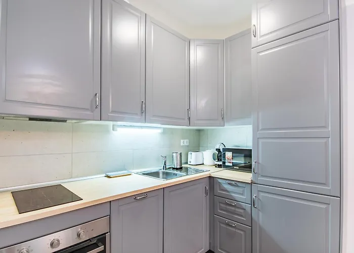 Very - Free Parking - Sunny Balcony Daire *